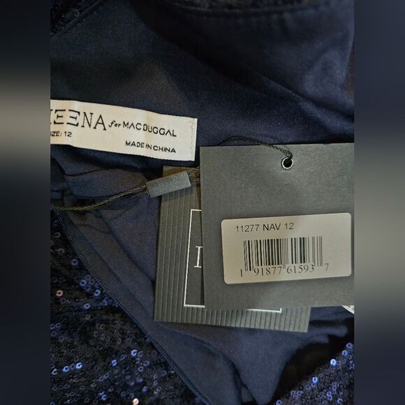 Mac Duggal 11277  Sequined Halter Strap Plunge Neck Gown NWT size 12 Navy Blue - Picture 7 of 7